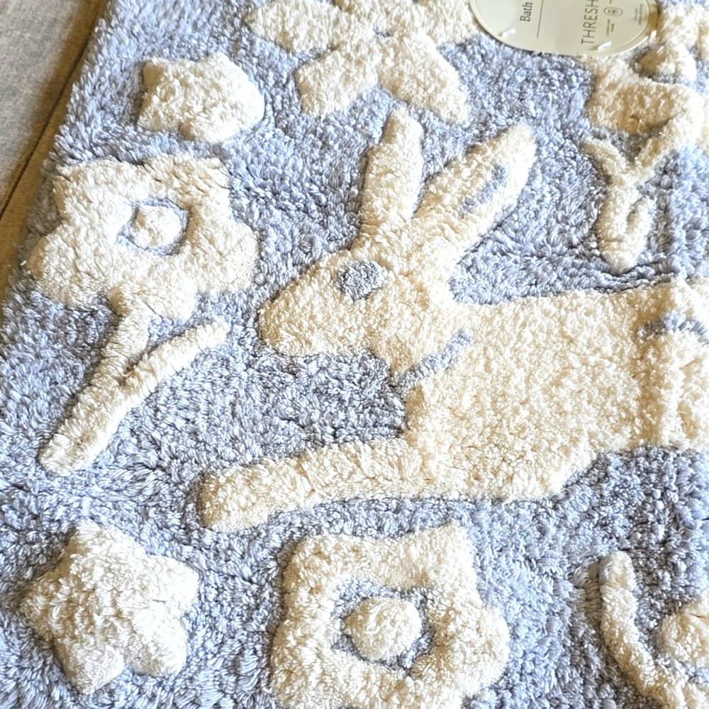 Threshold Bath Rug Rabbit floral 17×24 - Picture 5 of 6